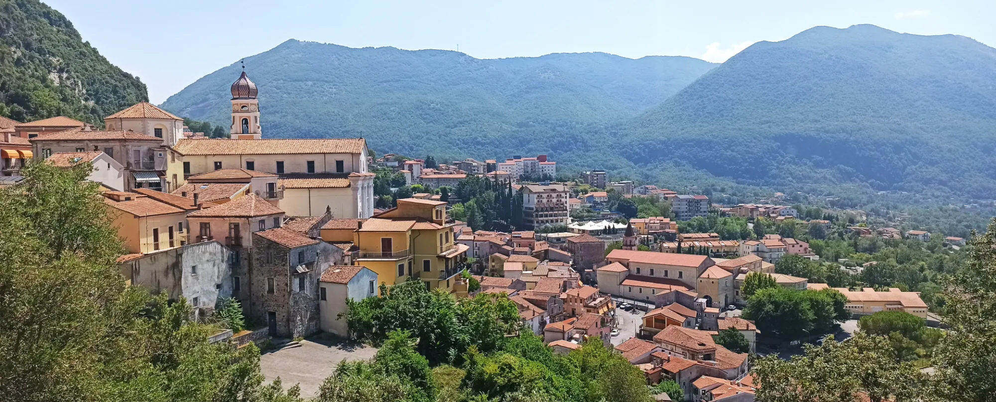 Vista panorâmica de Lauria, no sul da Itália — origem histórica da família