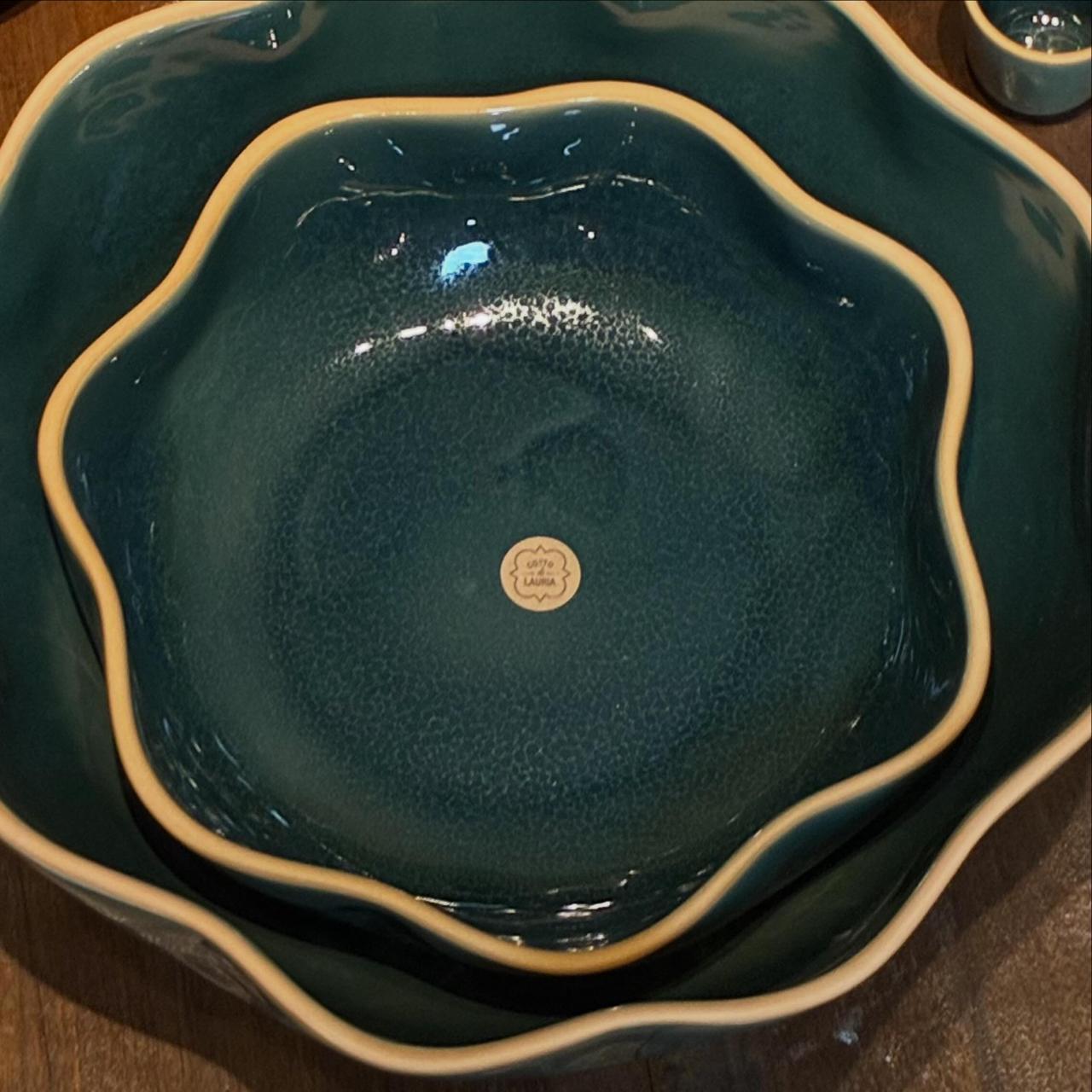 Tigelas pétala em verde esmeralda com borda escalopada — Linha Origine